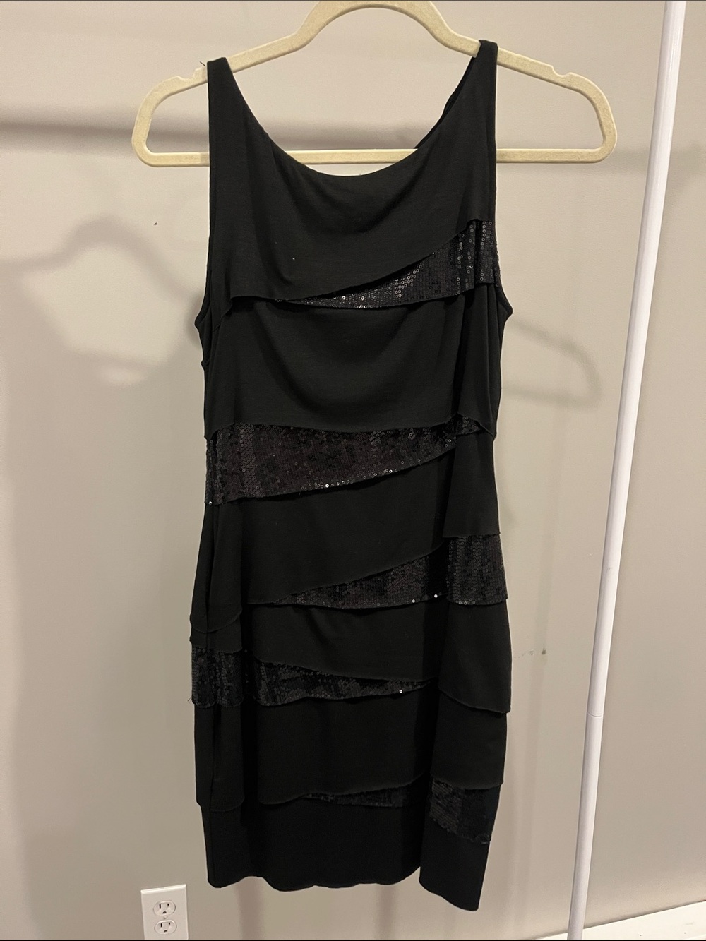 Neiman Marcus Black Sleeveless Tiered Sequin Overlay Dress